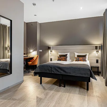 Western Ξενοδοχείο 4*