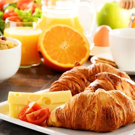 Western Ξενοδοχείο 4*